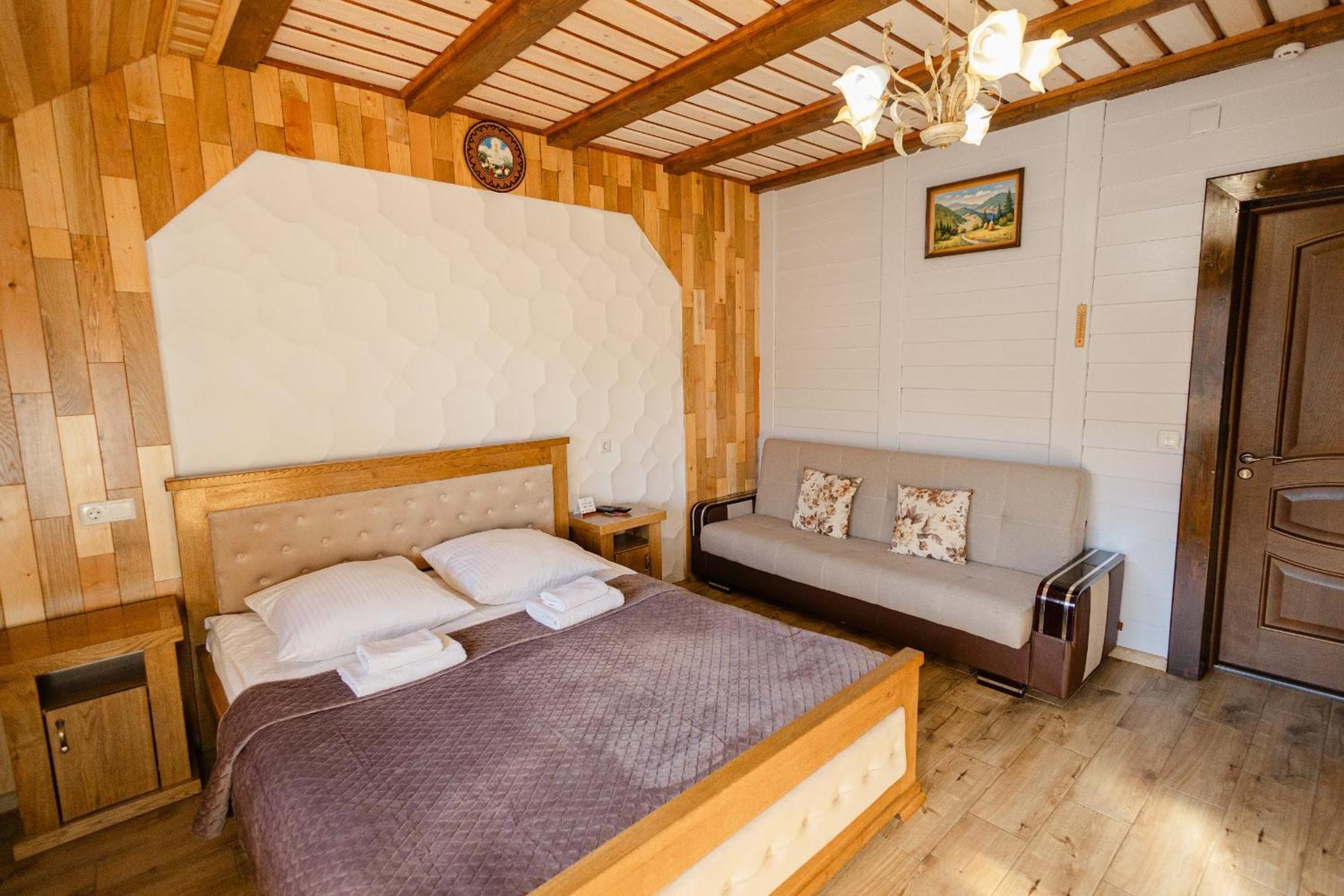 Hotel Zatyshok Nad Prutom à Bukovel Extérieur photo