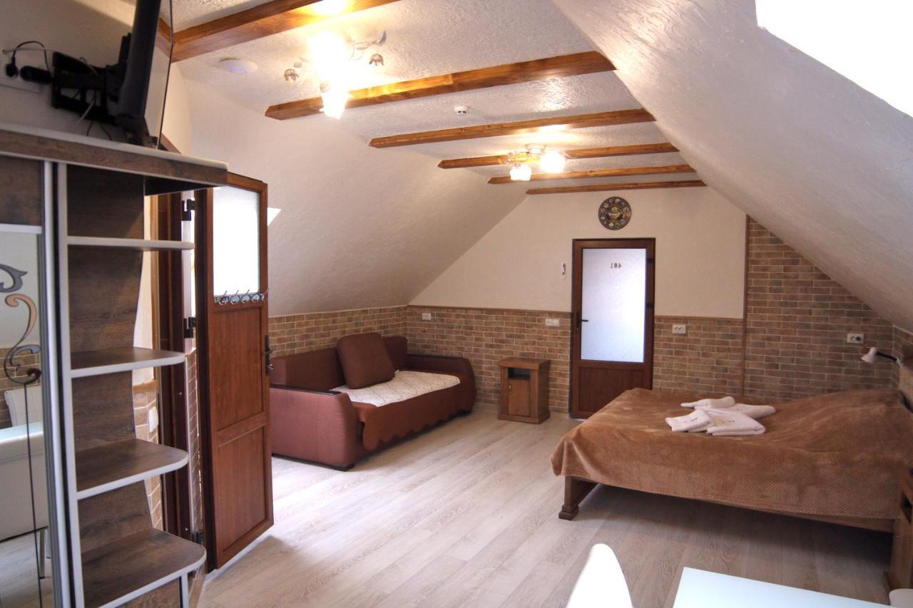 Hotel Zatyshok Nad Prutom à Bukovel Extérieur photo